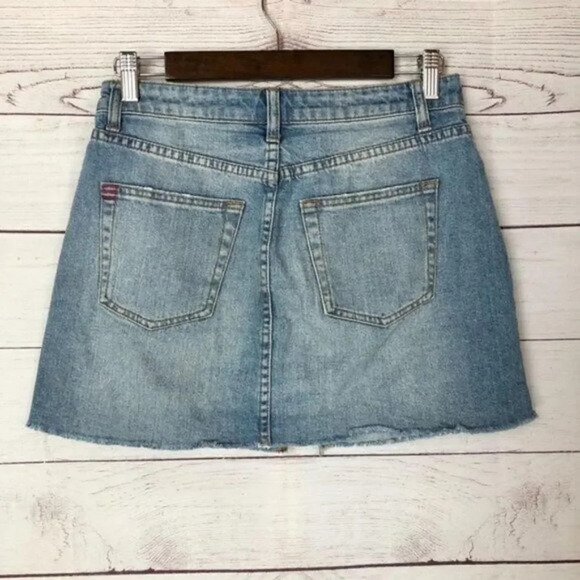 UO BDG Light Wash Denim Mini Skirt S - Picture 2 of 2
